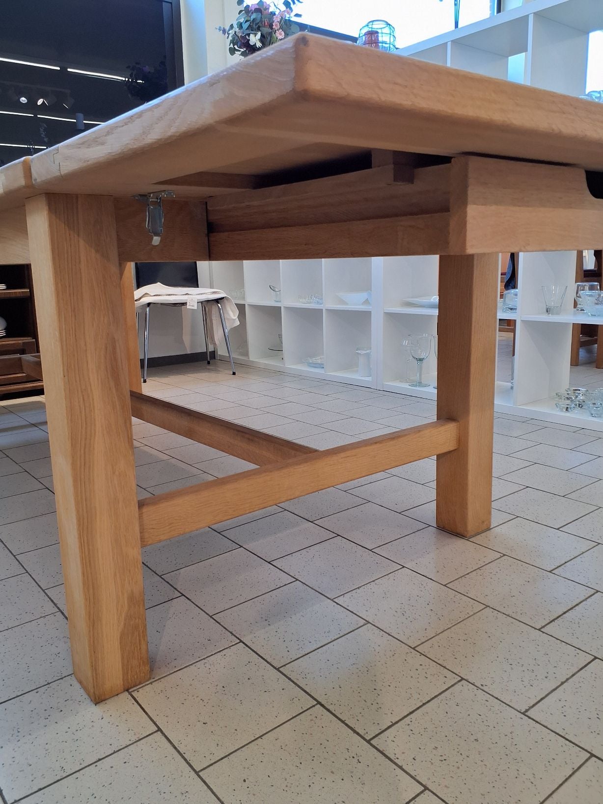 Massivt egetræsbord